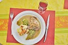  Andon Chez-Nous photo andon-dining0011b.jpg (45 k)
