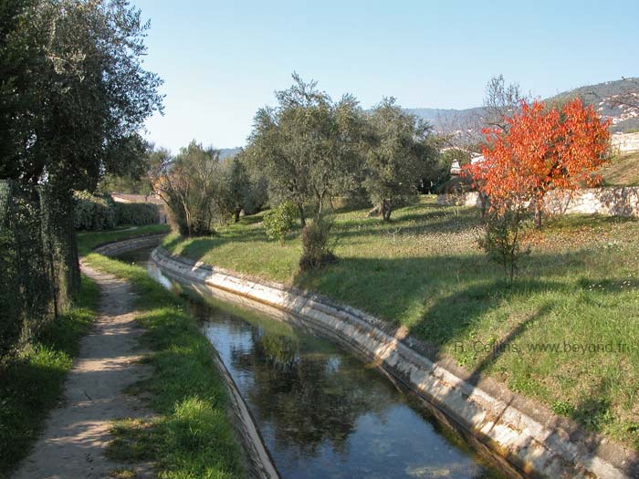  Peymeinade photo canal-siagne0015b.jpg (72 k)