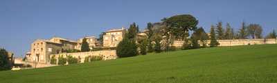 photo ooof Murs village