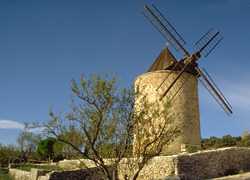  Saint Saturnin-les-Apt photo stsaturninapt016s.jpg (7 k)