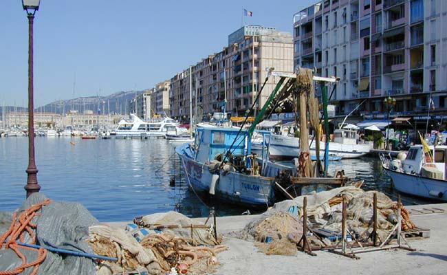 http://www.beyond.fr/picsvill2/toulon0054.jpg