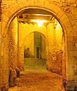 Valreas port through walls
