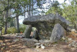  Adrets Dolmen photo adrets-dolmen-ne0007b250.jpg