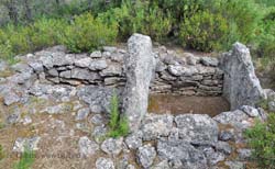 Adrets Dolmen Southwest, side view