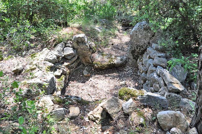  Boussi&egrave;re Dolmen photo boussiere-dolmen0018b.jpg