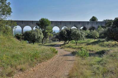 [sitephotos]comps-nimes-aqueduct0013b400.jpg