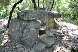  Gastée Dolmen photo gastee-dolmen0022b250.jpg