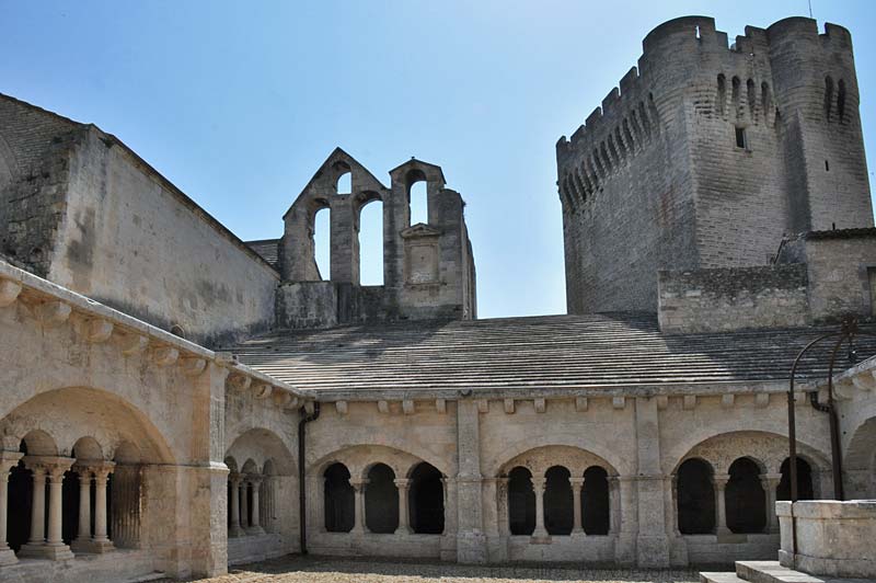  Montmajour Abbey photo montmajour-abbey0103b.jpg