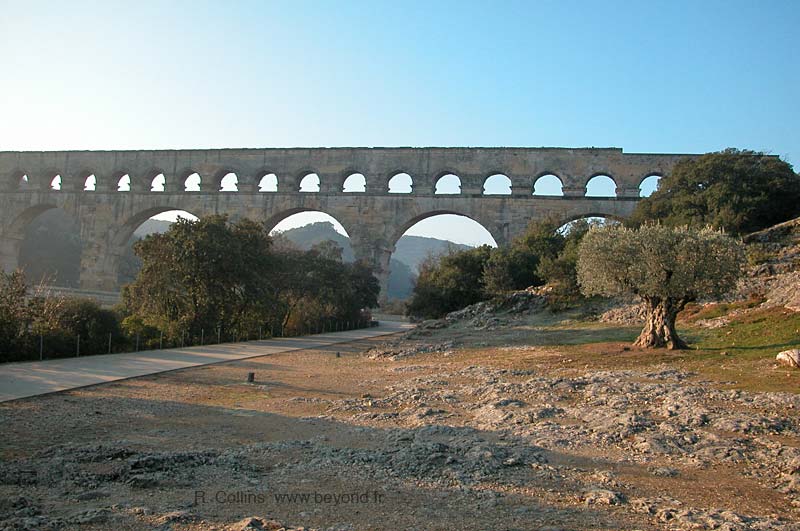  Pont du Gard History photo pont-du-gard0002b.jpg