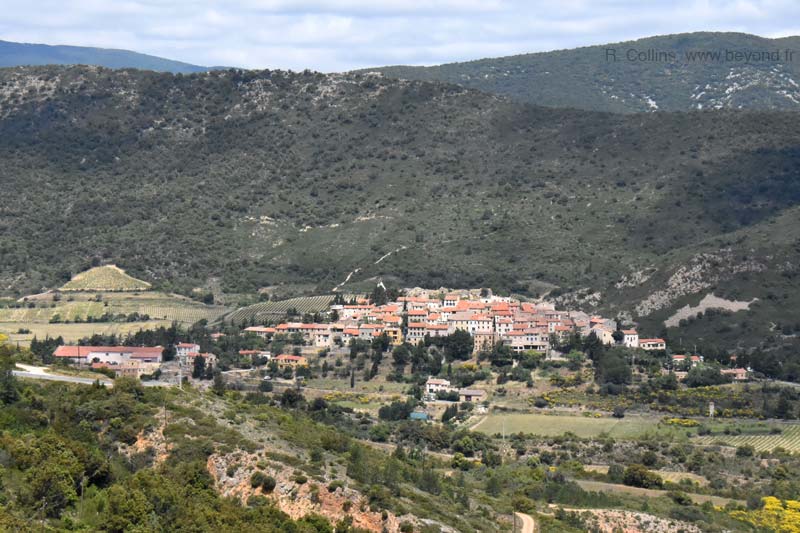  Qu&eacute;ribus Castle photo queribus-cucugnan0003b.jpg