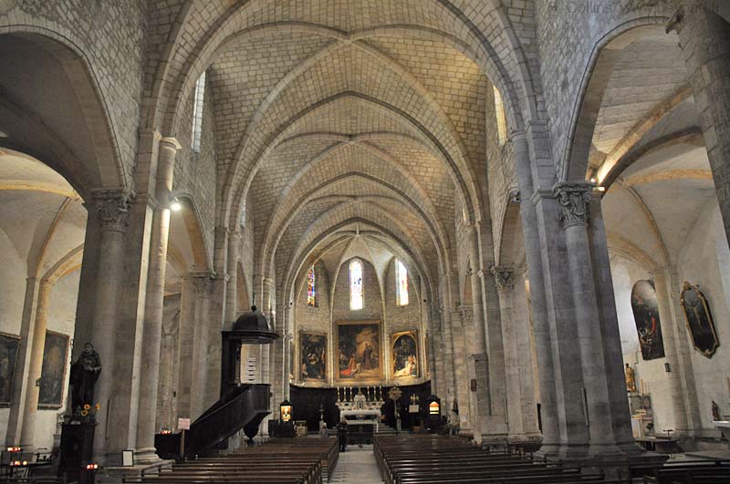  Saint Gilles Abbey photo st-gilles-abbey0033b.jpg