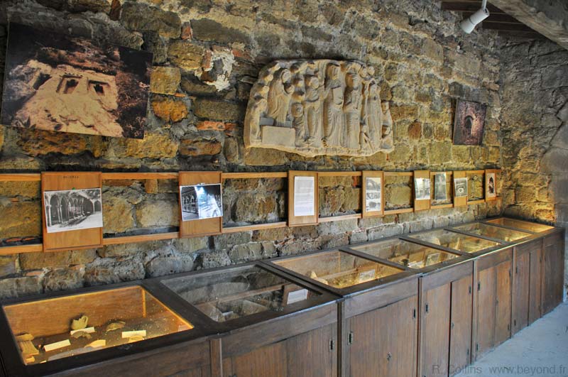  Saint Hilaire Abbey photo st-hilaire-abbey0064b.jpg