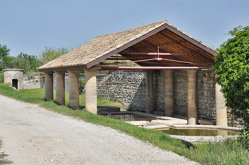  Saint Hilaire-Ozilhan Lavoir photo st-hilaire-ozilhan-lavoir0003b.jpg