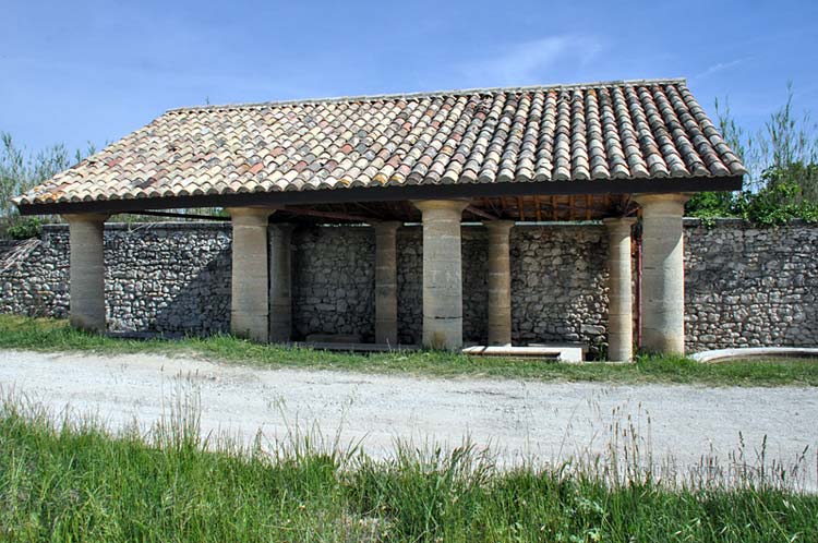  Saint Hilaire-Ozilhan Lavoir photo st-hilaire-ozilhan-lavoir0010b.jpg