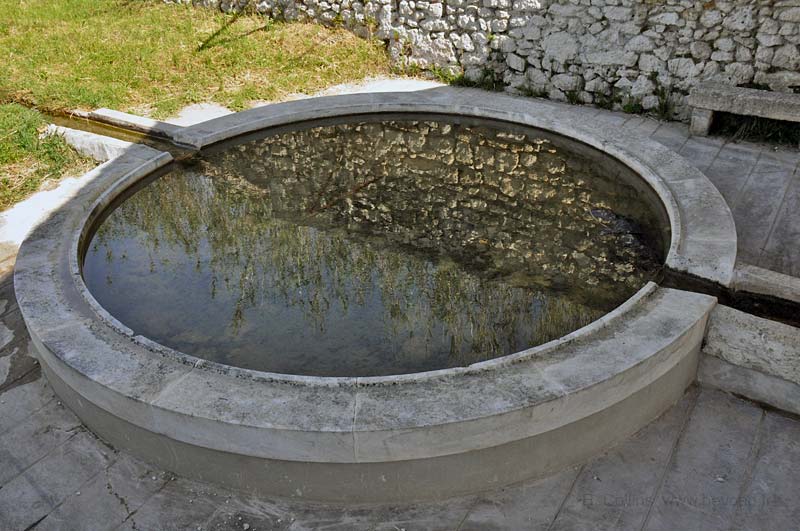  Saint Hilaire-Ozilhan Lavoir photo st-hilaire-ozilhan-lavoir0014b.jpg