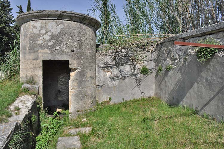  Saint Hilaire-Ozilhan Lavoir photo st-hilaire-ozilhan-lavoir0018b.jpg