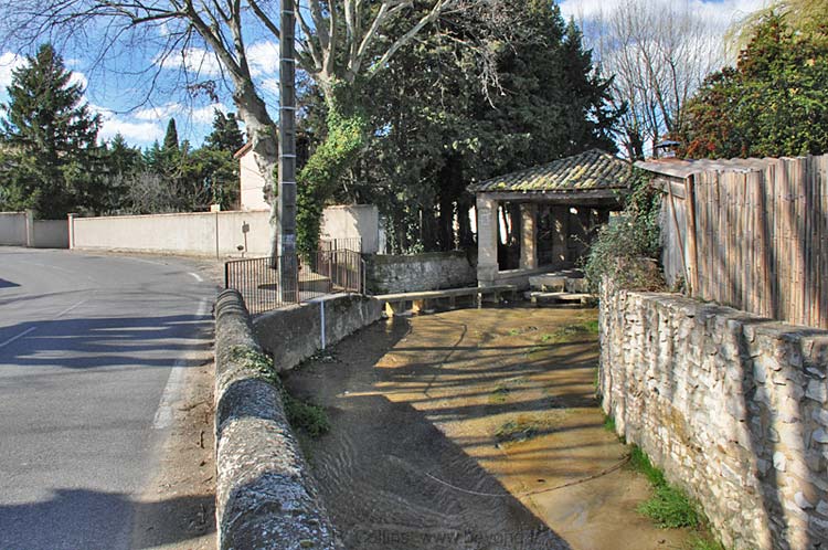  Saint Laurent-des-Arbres Lavoirs photo st-laurent-arbres-lavoir0007b.jpg