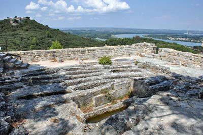 [sitephotos]st-roman-abbey0045b400.jpg