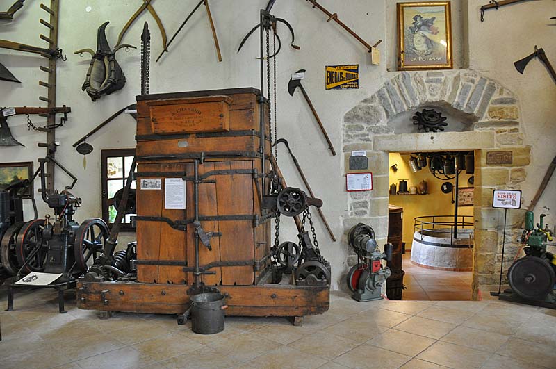  Arpaillargues Museum photo arpaillargues-museum0134b.jpg