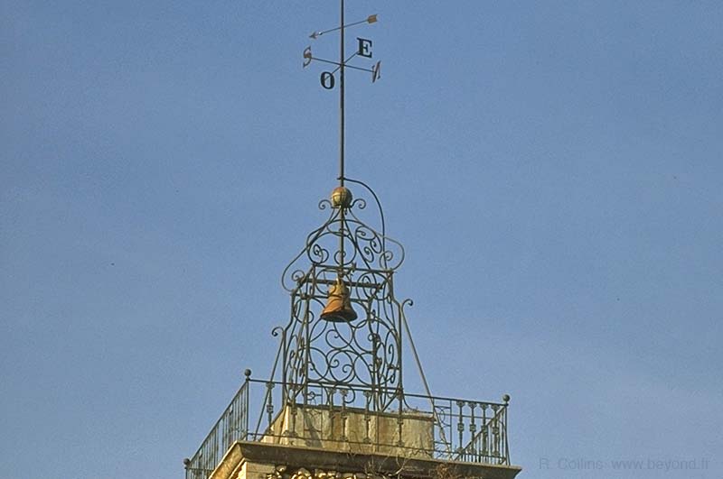  Campaniles photo bagnols-foret-campanile025b.jpg