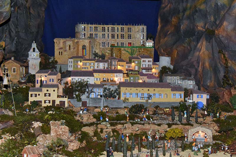  Santons Grignan Collegiale photo grignan-creche-collegiale0018b.jpg