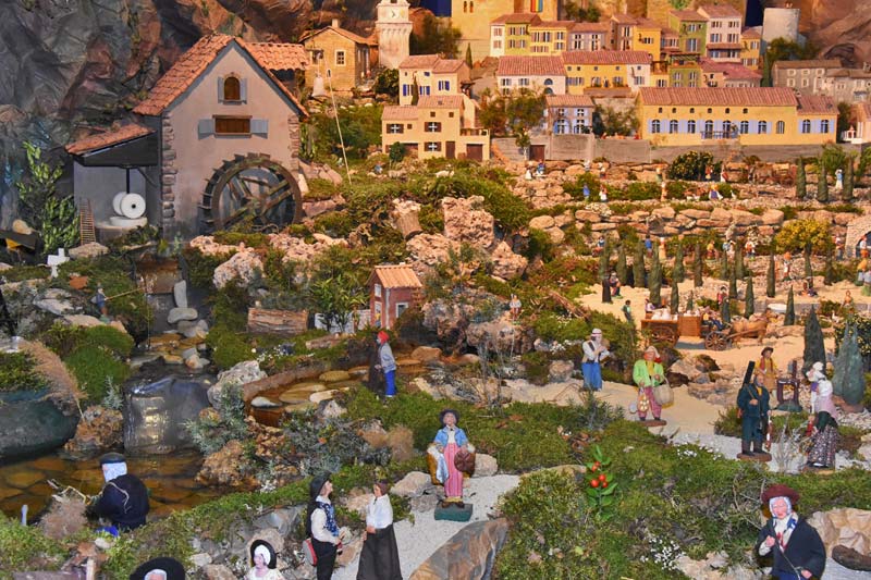  Santons Grignan Collegiale photo grignan-creche-collegiale0023b.jpg