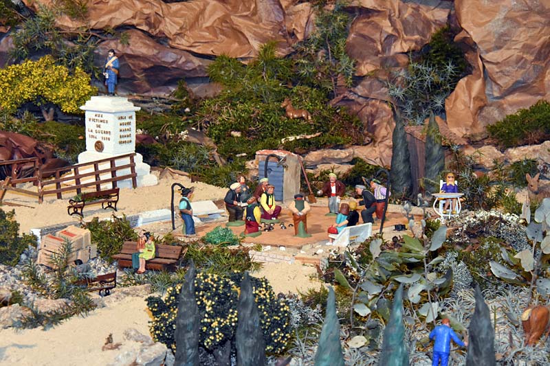  Santons Grignan Collegiale photo grignan-creche-collegiale0041b.jpg