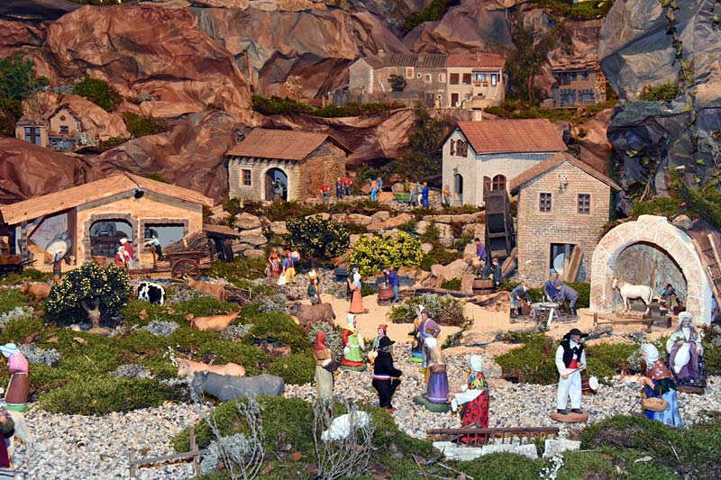  Santons Grignan Collegiale photo grignan-creche-collegiale0044b.jpg