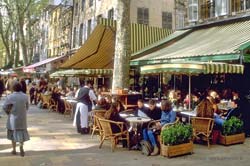 One of the famous cafés, Le