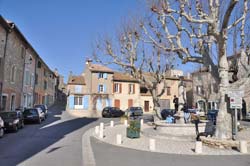 Place de la République in Alleins