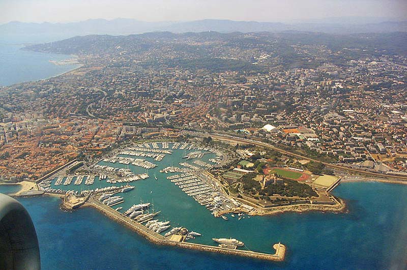  Antibes photo antibes-landing0001b.jpg