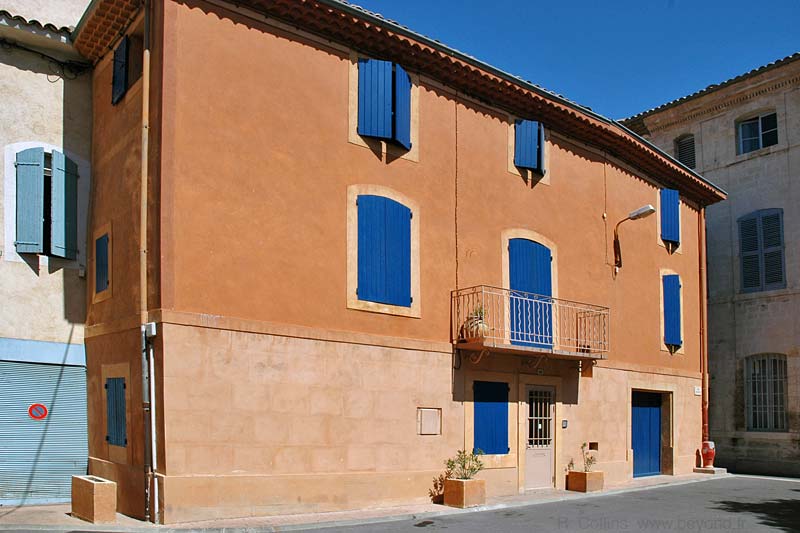  Apt photo apt0003b.jpg