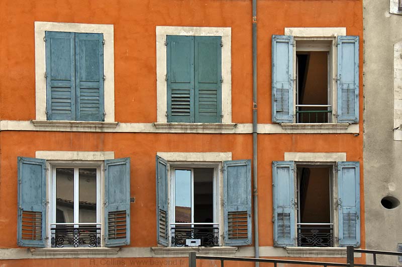  Apt photo apt0120b.jpg