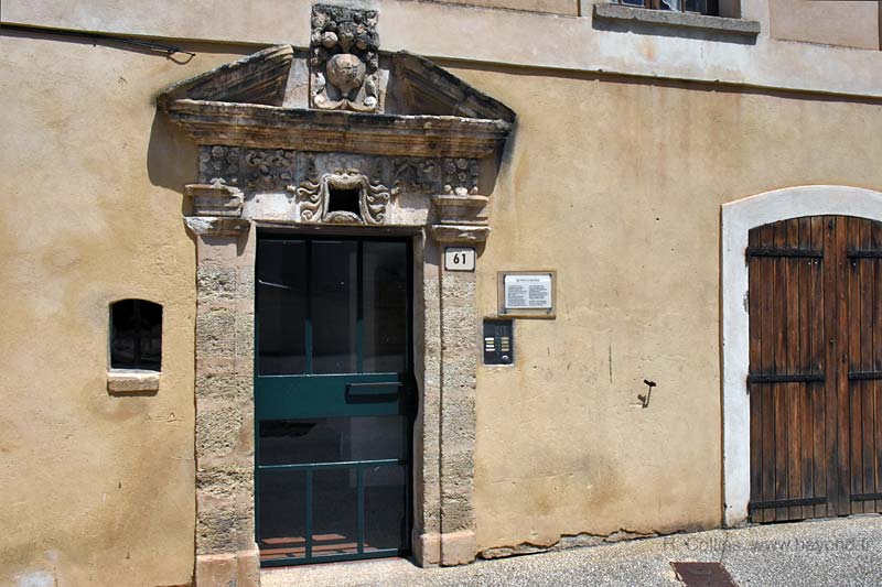  Apt photo apt0121b.jpg