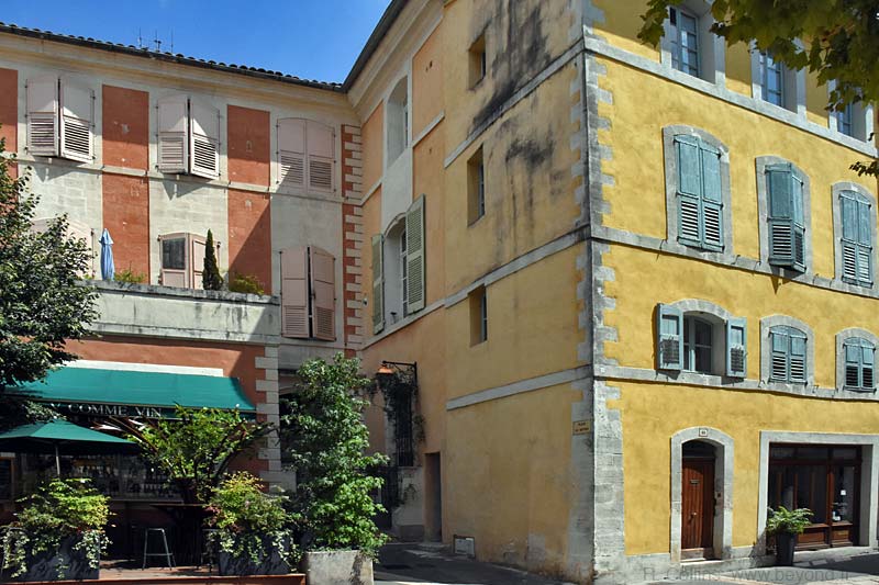  Apt photo apt0154b.jpg