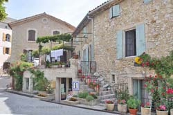 Aurel village shopping center