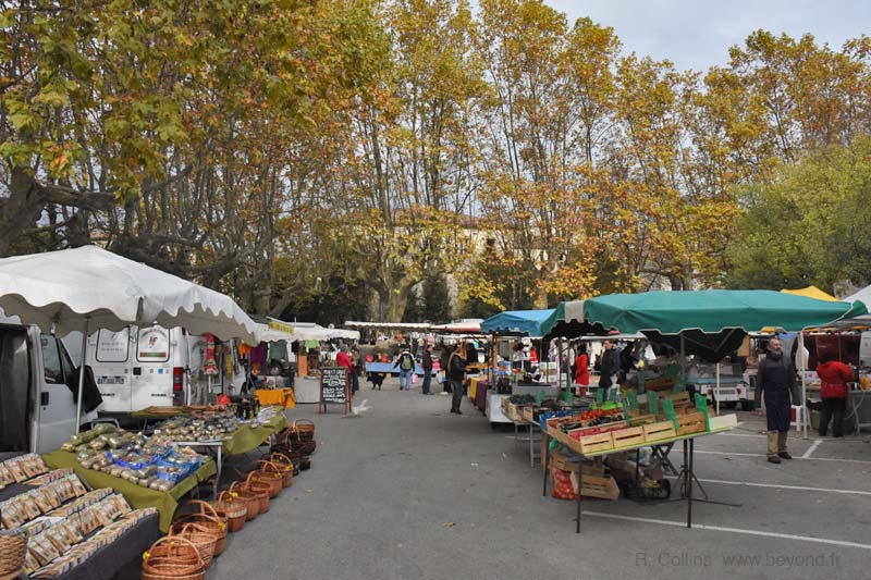  Barjac photo barjac-market0003b.jpg