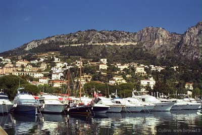 Beaulieu-sur-Mer harbor, looking up