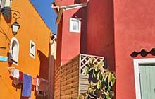 Bright Provencal colors in Belgentier