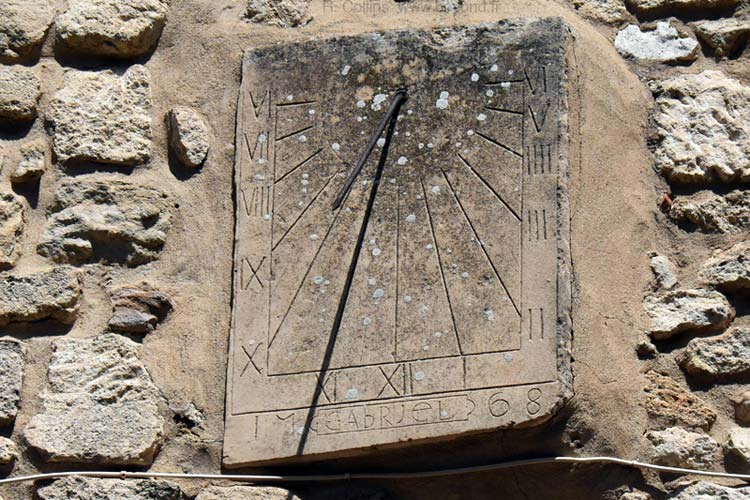  Bonnieux photo bonnieux-sundial0022b.jpg