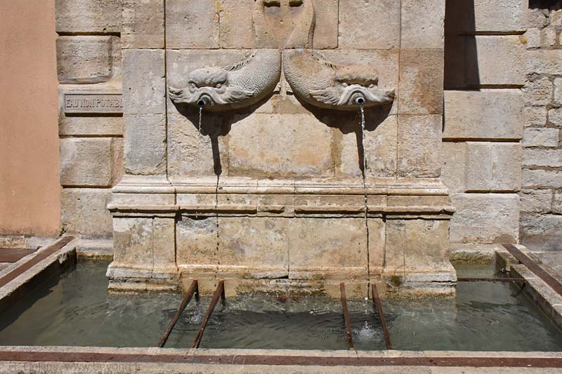  Bonnieux photo bonnieux0188b.jpg