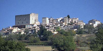 The perched Vaucluse village of Caseneuve
