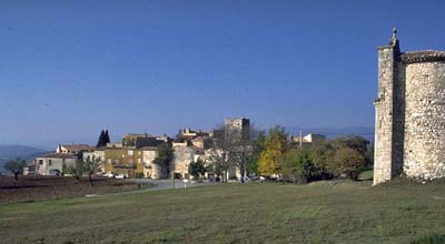 Caseneuve village from across the plateau