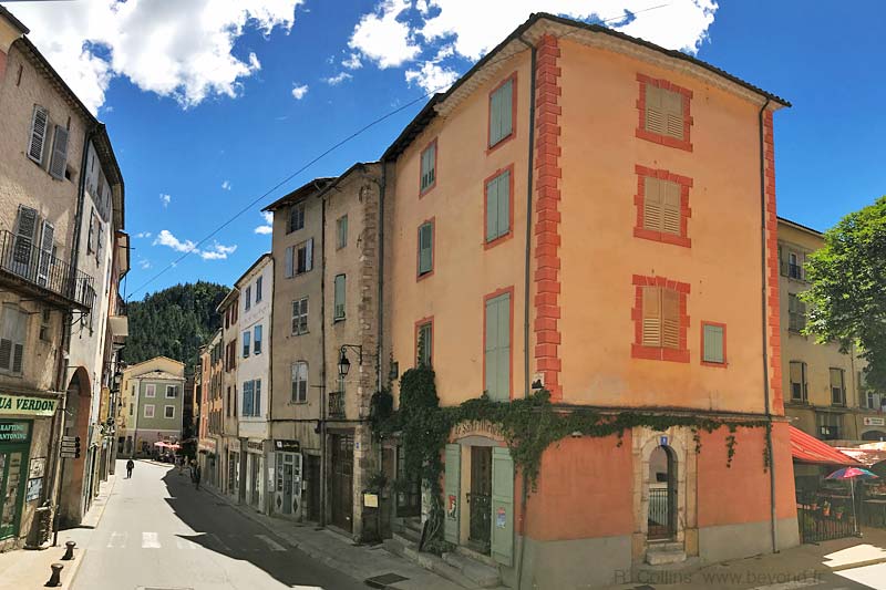  Castellane photo castellane0100b.jpg