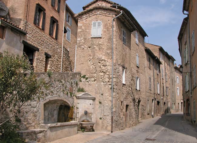  Entrecasteaux photo entrecasteaux0075b.jpg