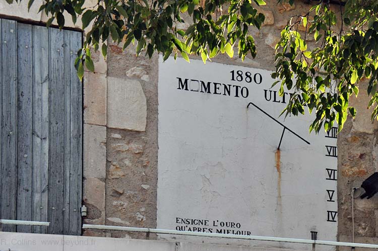  Eygalières photo eygalieres-sundial0003b.jpg