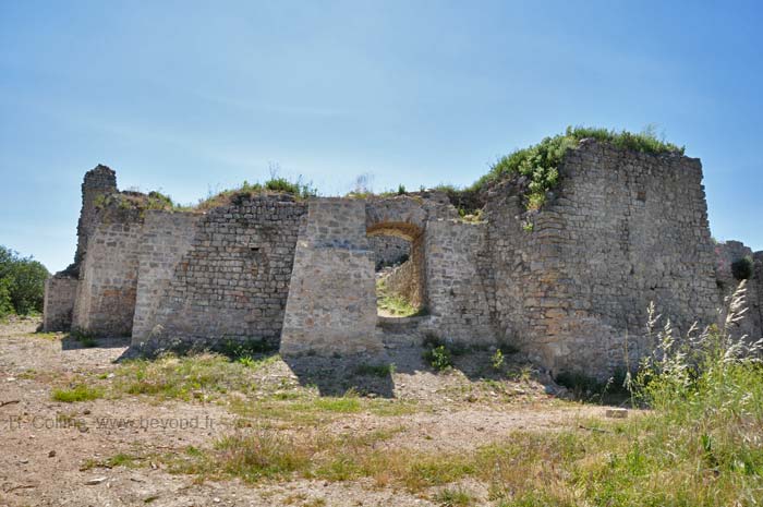  Flassans-sur-Issole photo flassansissole-ruins0018b.jpg