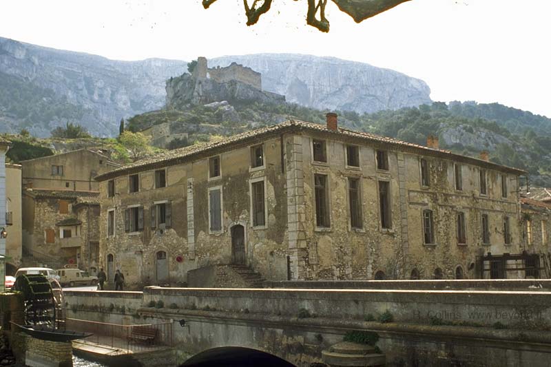  Fontaine-de-Vaucluse photo fontaine-vaucluse031b.jpg