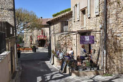 Street past the Carr&eacute; Gourmand restaurant