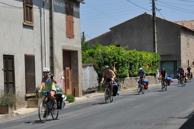  Homps photo homps-cyclists0001b.jpg